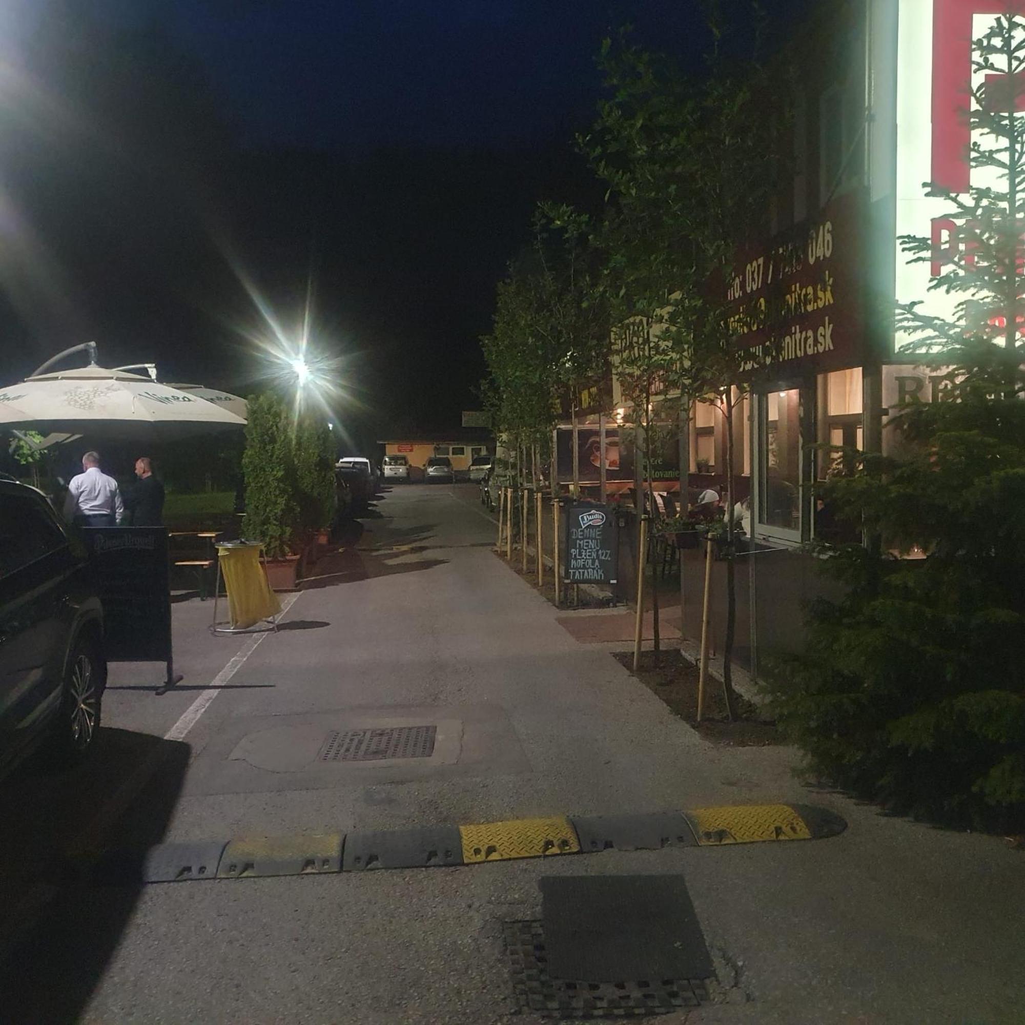 Penzion Pko นิตรา ภายนอก รูปภาพ